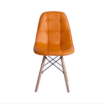 Silla Eames Acolchada Naranja con patas de madera y tapizado capitoné en ecocuero