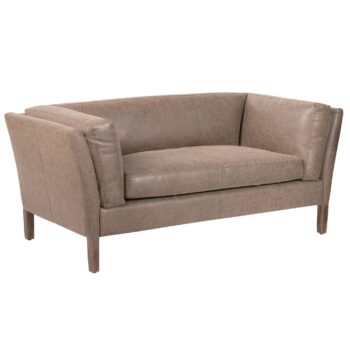 Sofá Mei Mediano tapizado en eco cuero café con estructura de madera