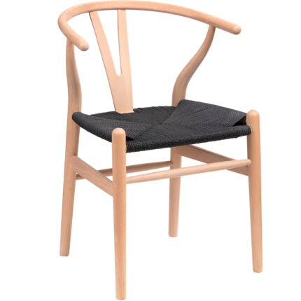 Silla Wishbone con asiento negro de fibra natural y estructura de madera de haya